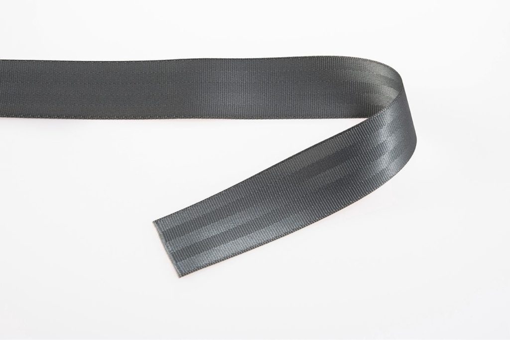 donkergrijze-autogordel